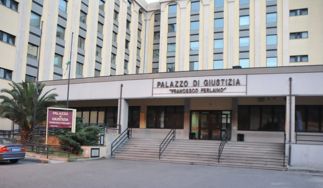 Clicca per accedere all'articolo Richiesta da parte del Tribunale di Catanzaro – Seconda Sezione Penale - di fornire il nominativo di un medico specialista in cardiologia disponibile a verificare la compatibilità con il regime carcerario di un detenuto